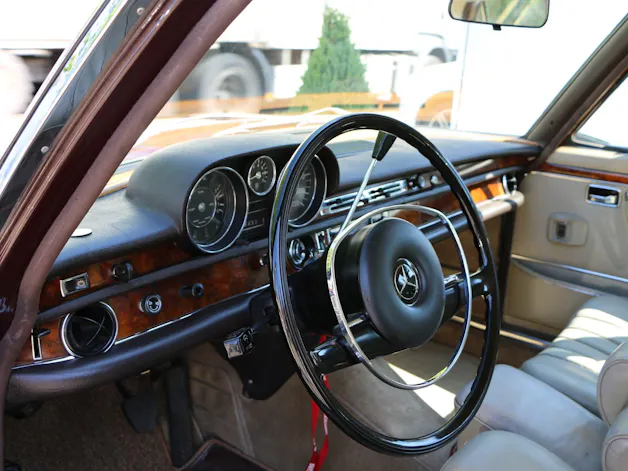 Mercedes-Benz 300 SEL