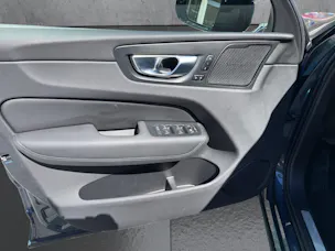 Volvo XC60 T8 eAWD PluginHybrid Plus Dark Geartronic