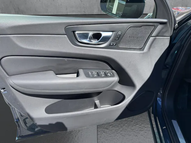 Volvo XC60 T8 eAWD PluginHybrid Plus Dark Geartronic