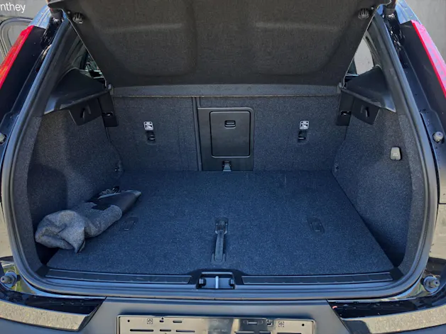 Volvo XC40 B4 Benzin Mild Hybrid Plus Dark DCT