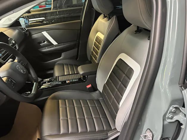 Citroën C4 Hybrid 136 e-DCS6 Max