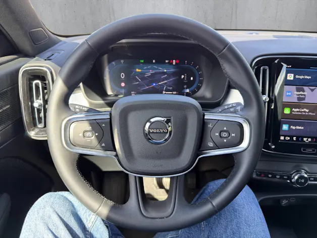 Volvo XC40 2.0 B4 MH Plus Dark