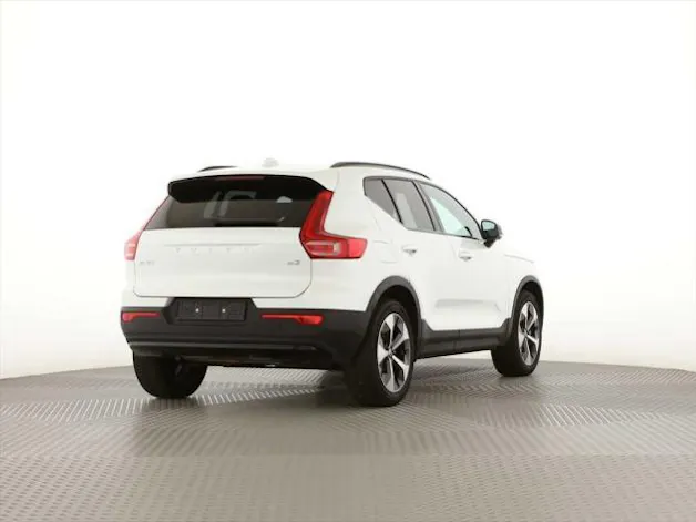 Volvo XC40 B3 Benzin Mild Hybrid Plus Dark DCT