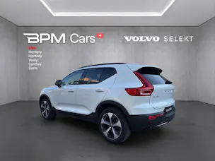 Volvo XC40 B3 Benzin Mild Hybrid Plus Dark DCT