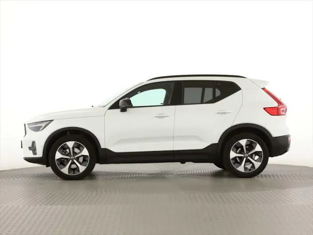 Volvo XC40 B3 Benzin Mild Hybrid Plus Dark DCT