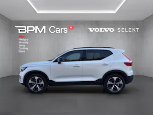 Volvo XC40 B3 Benzin Mild Hybrid Plus Dark DCT