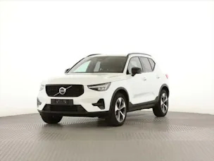 Volvo XC40 B3 Benzin Mild Hybrid Plus Dark DCT