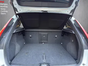 Volvo XC40 B3 Benzin Mild Hybrid Plus Dark DCT