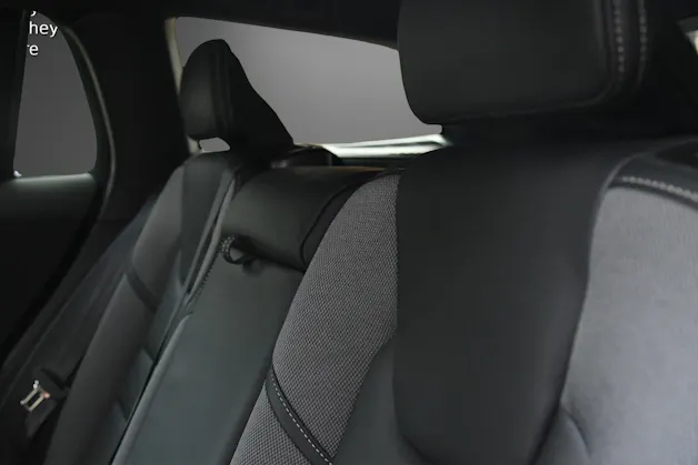 Volvo V60 T8 eAWD Plug in Hybrid Ultra Dark Geartronic