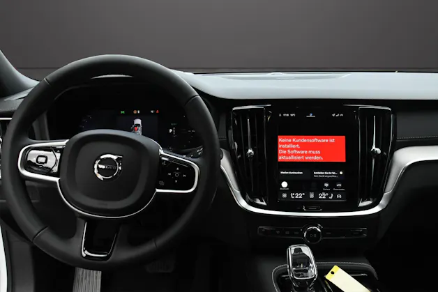 Volvo V60 T8 eAWD Plug in Hybrid Ultra Dark Geartronic