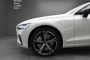 Volvo V60 T8 eAWD Plug in Hybrid Ultra Dark Geartronic