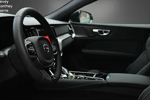 Volvo V60 T8 eAWD Plug in Hybrid Ultra Dark Geartronic