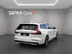 Volvo V60 T8 eAWD Plug in Hybrid Ultra Dark Geartronic