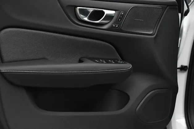 VOLVO V60 T8 eAWD Plug in Hybrid Ultra Dark Geartronic