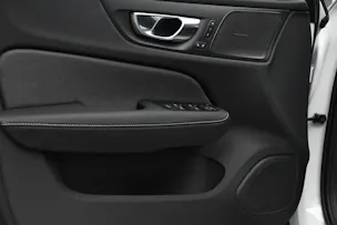 Volvo V60 T8 eAWD Plug in Hybrid Ultra Dark Geartronic