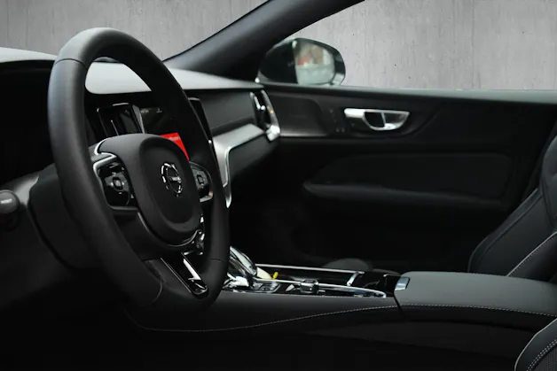 VOLVO V60 T8 eAWD Plug in Hybrid Ultra Dark Geartronic