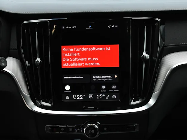 Volvo V60 T8 eAWD Plug in Hybrid Ultra Dark Geartronic