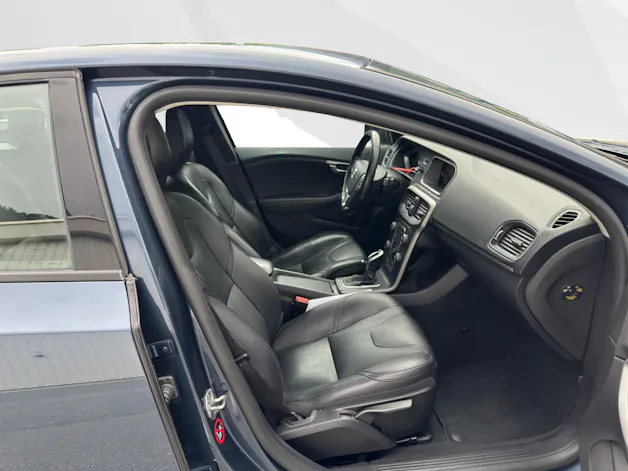 Volvo V40 2.0 D3 Momentum S/S