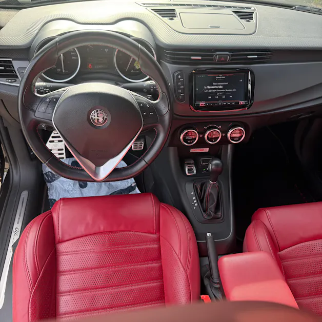 Alfa Romeo Giulietta 1750 TBi Veloce * LEDER ROT / PANORAMA-DACH / ZAHNRIEMEN ERSETZT*