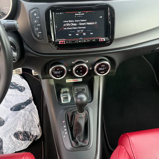 Alfa Romeo Giulietta 1750 TBi Veloce * LEDER ROT / PANORAMA-DACH / ZAHNRIEMEN ERSETZT*