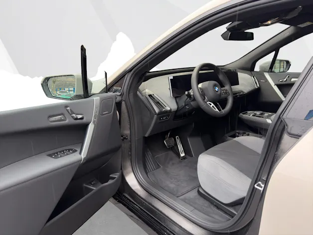 BMW iX xDrive45