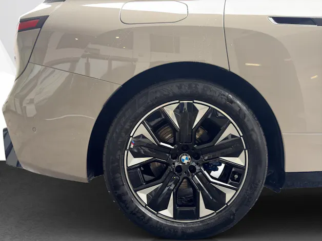 BMW iX xDrive45