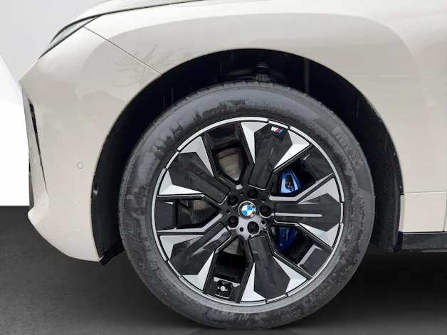 BMW iX xDrive45