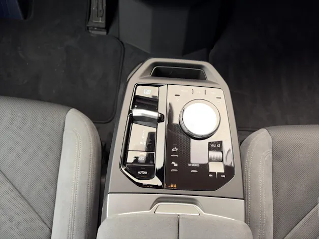 BMW iX xDrive45
