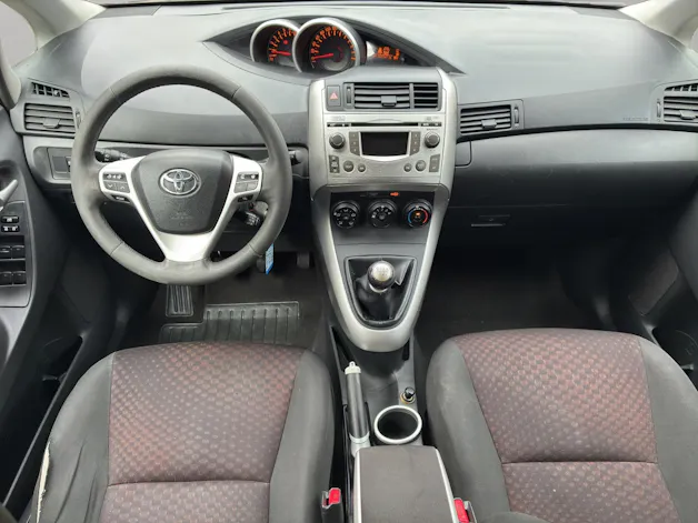 Toyota Verso 1.8 Linea Luna