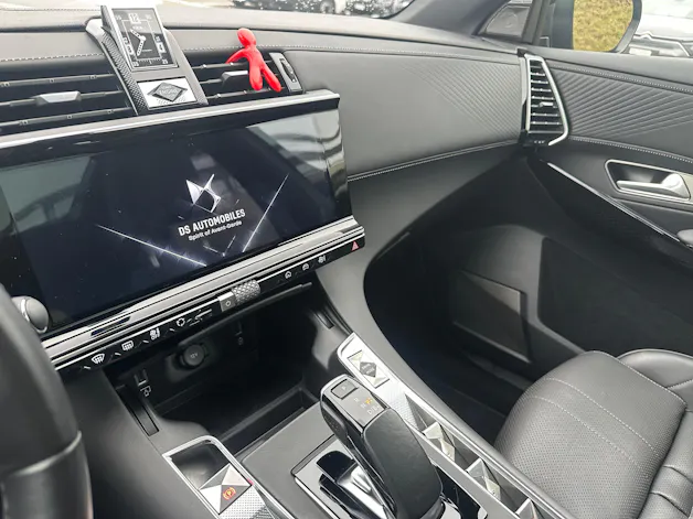 DS Automobiles AUTOMOBILES DS 7 Crossback E-Tense 360 4x4 La Premiére