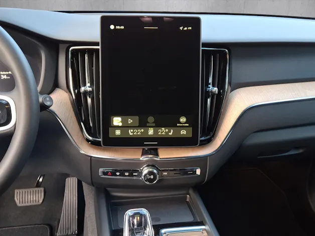 VOLVO XC60 T6 eAWD PluginHybrid Plus Dark Geartronic