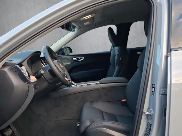 VOLVO XC60 T6 eAWD PluginHybrid Plus Dark Geartronic