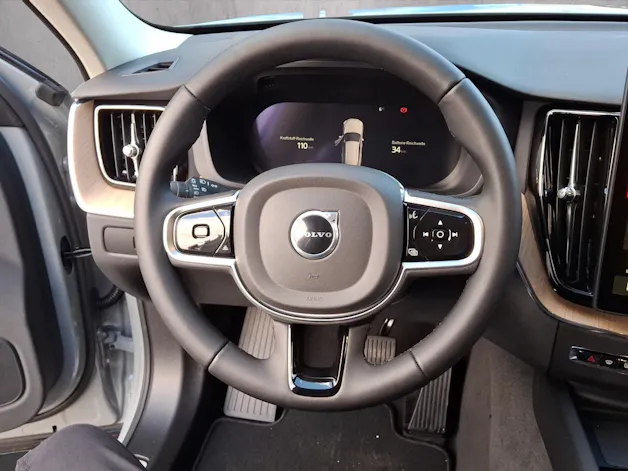 VOLVO XC60 T6 eAWD PluginHybrid Plus Dark Geartronic