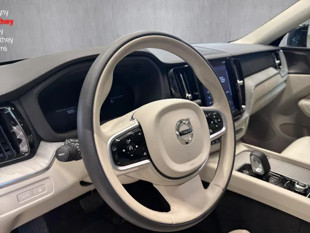 Volvo XC60 T6 eAWD PluginHybrid Ultra Dark Geartronic
