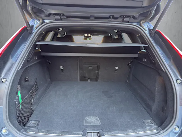 VOLVO XC60 B5 Benzin Mild Hybrid AWD Plus Dark Geartronic