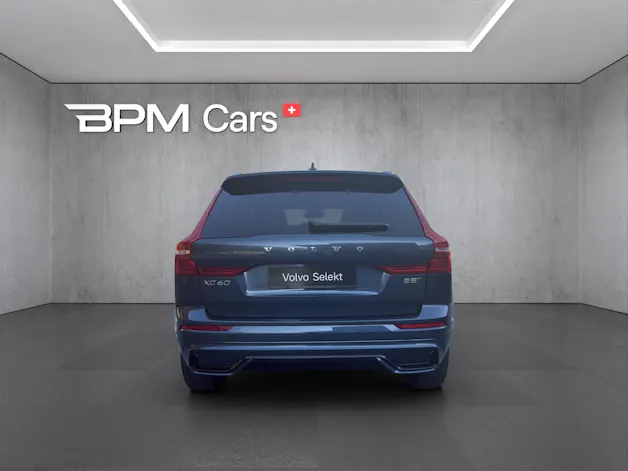 VOLVO XC60 B5 Benzin Mild Hybrid AWD Plus Dark Geartronic