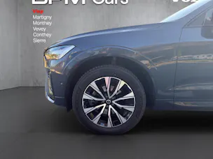 Volvo XC60 B5 Benzin Mild Hybrid AWD Plus Dark Geartronic