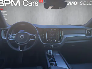 Volvo XC60 B5 Benzin Mild Hybrid AWD Plus Dark Geartronic