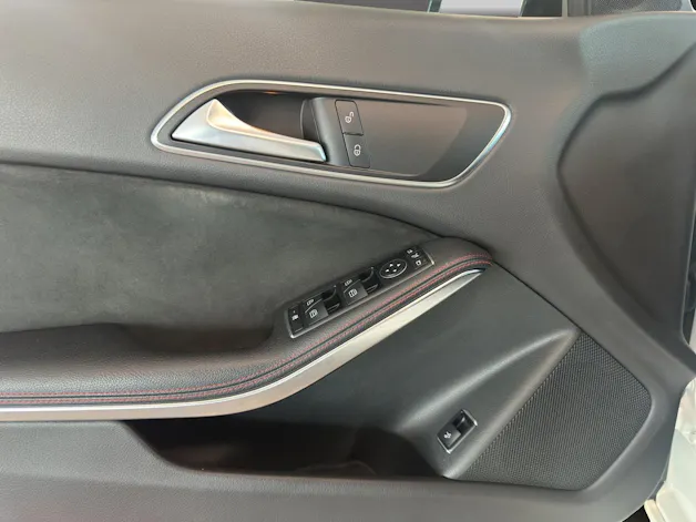 Mercedes-Benz CLA 220 4Matic