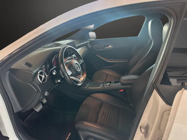 Mercedes-Benz CLA 220 4Matic