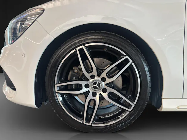 Mercedes-Benz CLA 220 4Matic