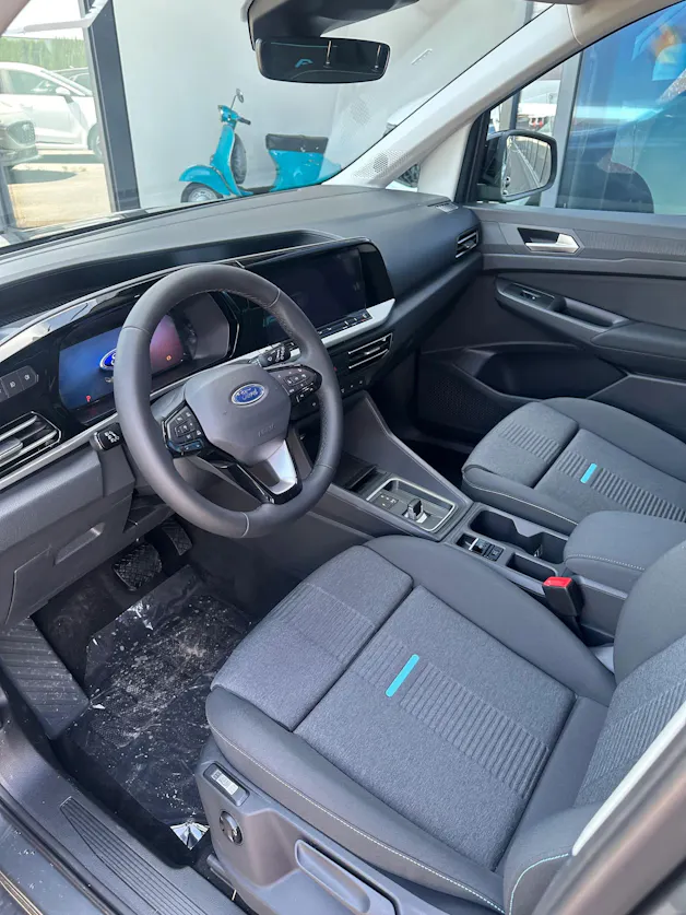 Ford TOURNEO CONNECT Grand 2.0 EcoB Active/122CV/Aut.