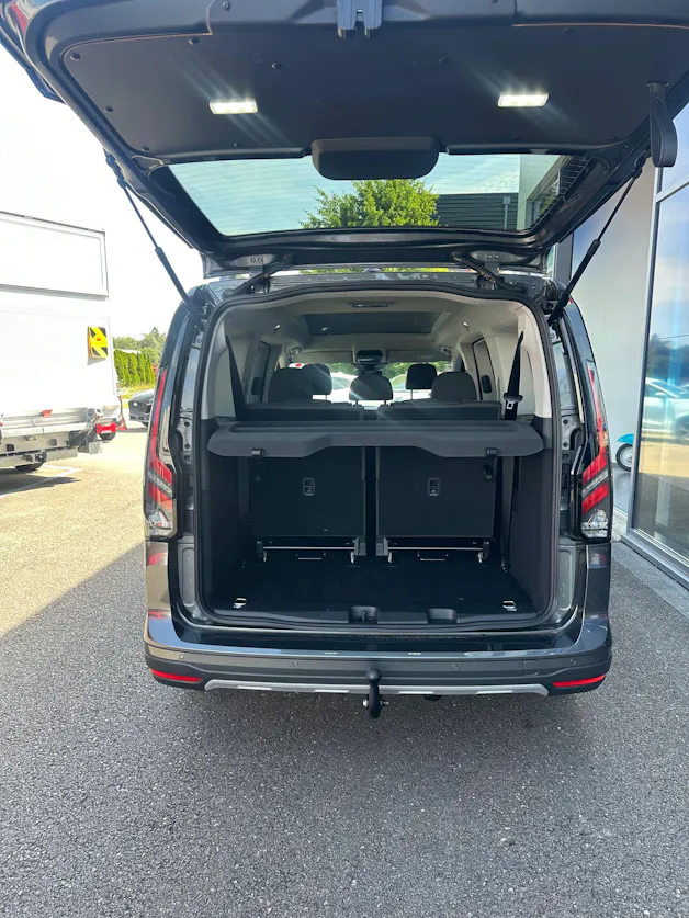 Ford TOURNEO CONNECT Grand 2.0 EcoB Active/122CV/Aut.