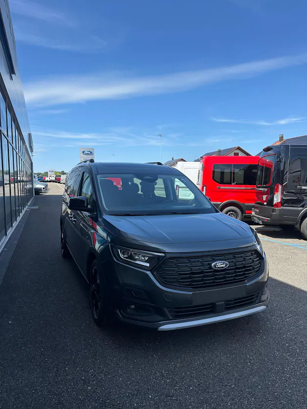 Ford TOURNEO CONNECT Grand 2.0 EcoB Active/122CV/Aut.
