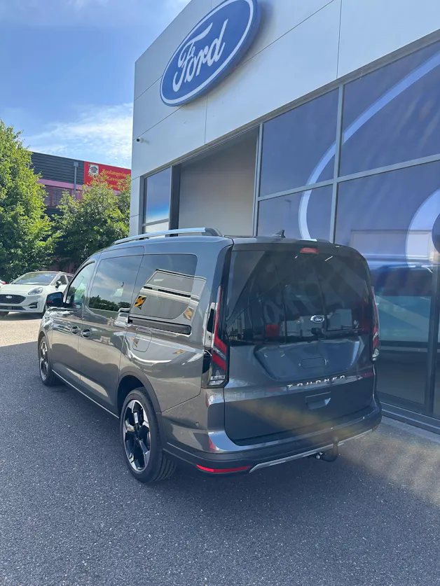 Ford TOURNEO CONNECT Grand 2.0 EcoB Active/122CV/Aut.