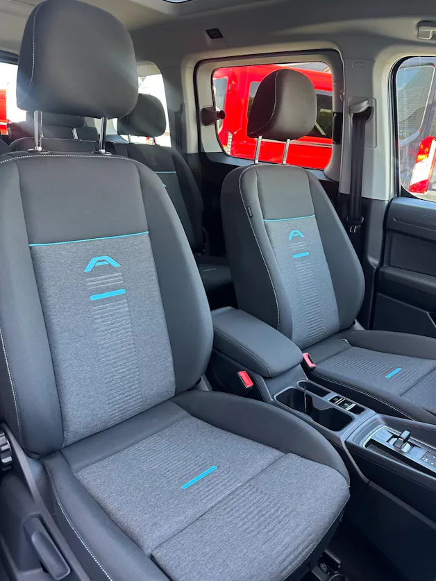 Ford TOURNEO CONNECT Grand 2.0 EcoB Active/122CV/Aut.