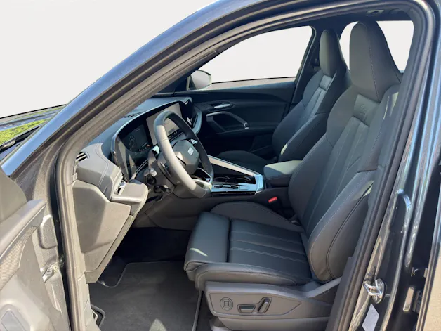 Audi Q5 SUV TFSI 150 kW 204PS Quattro