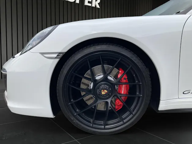 Porsche 911 Carrera 4 GTS