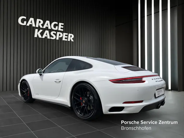 Porsche 911 Carrera 4 GTS