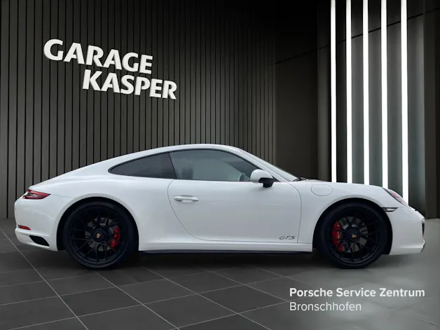 Porsche 911 Carrera 4 GTS